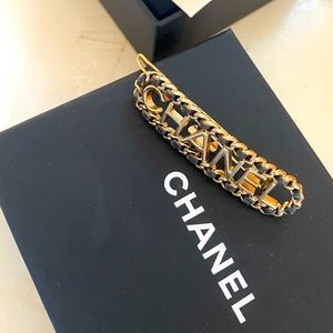 Chanel hair clip